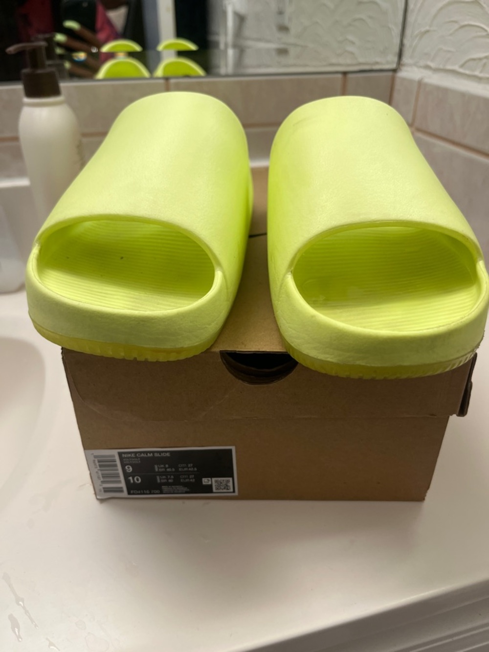 Nike Calm Neon fly Yellow Slide - Picture 2 of 5